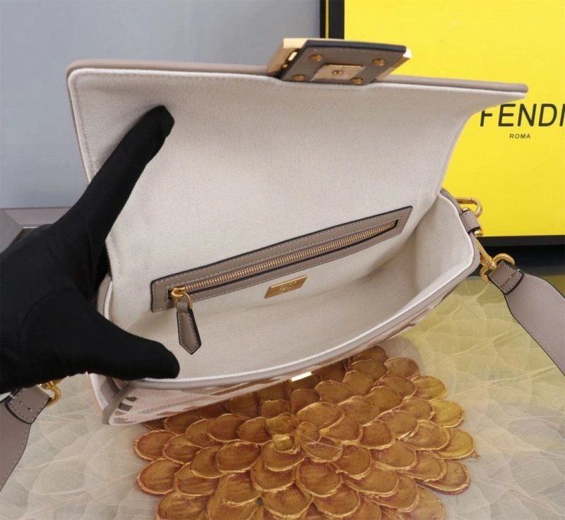 Fendi Baguette Bags 4370-0396