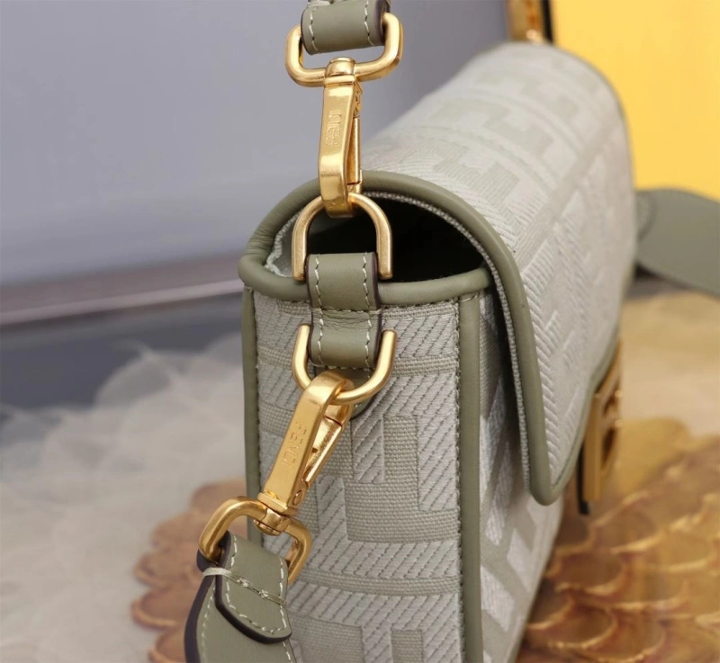 Fendi Baguette Bags 4370-0400