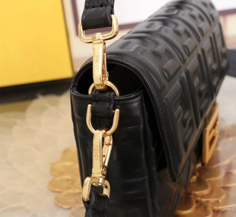 Fendi Satchel Bags 4370-0401