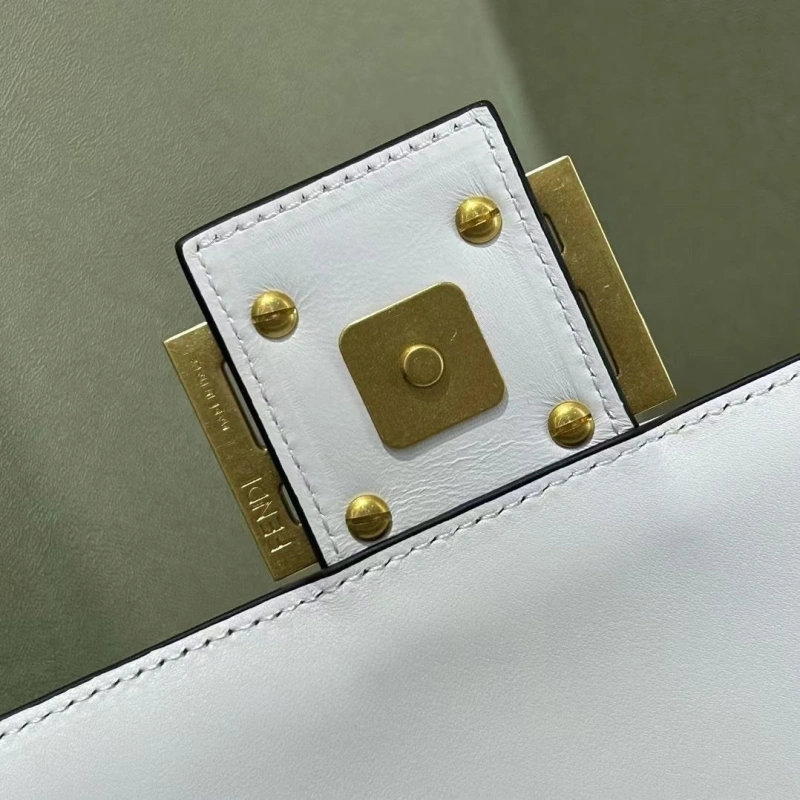 Fendi Baguette Bags 4370-0586