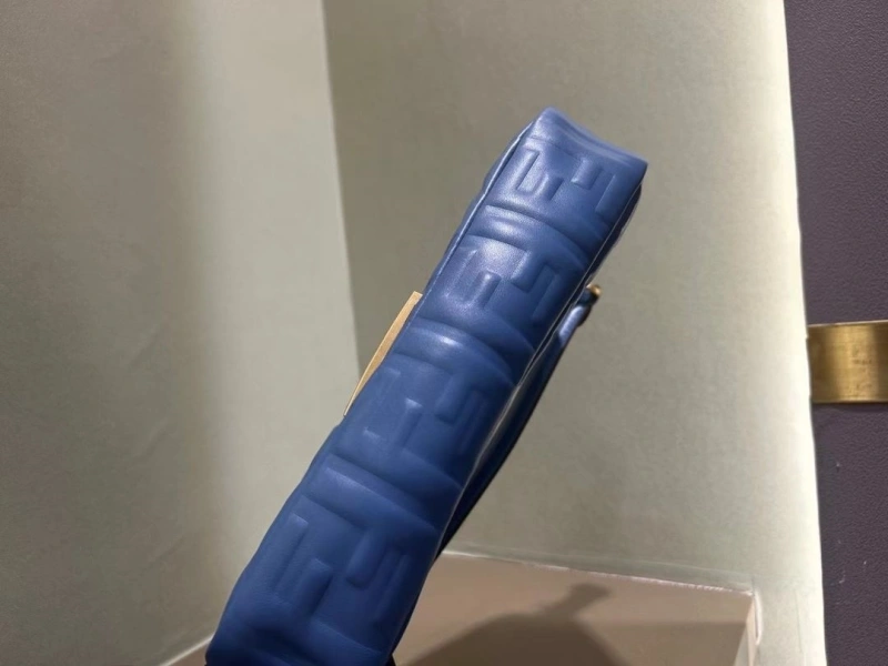 Fendi Baguette Bags 4370-0589