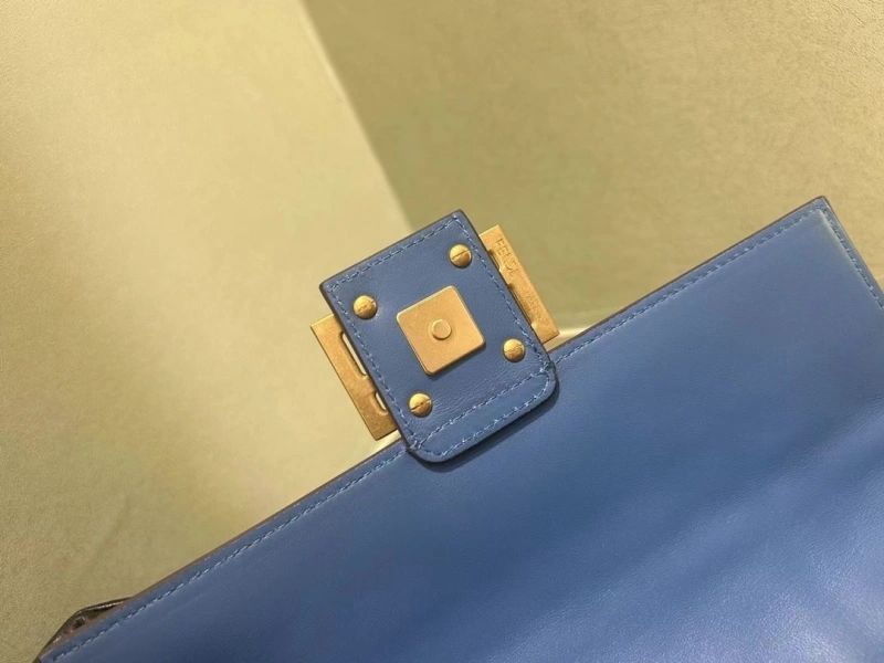 Fendi Baguette Bags 4370-0589