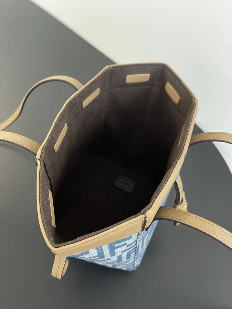 Fendi Shopping Bags 4370-0620