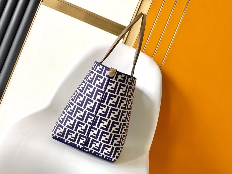 Fendi Shopping Bags 4370-0671