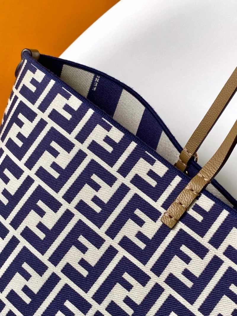 Fendi Shopping Bags 4370-0671