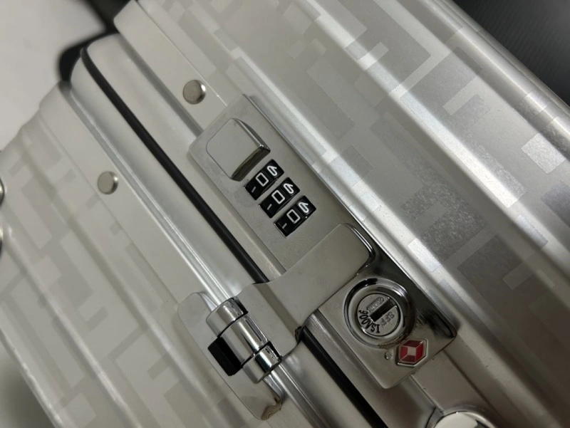 Rimowa Suitcase 4461-0407